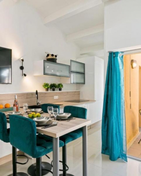 Studio meublé 300 mètres du village naturiste
